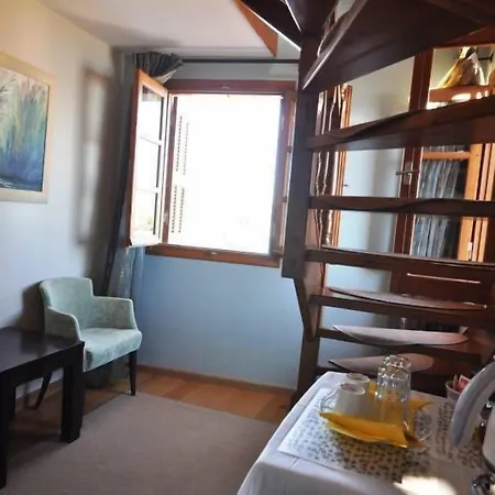 Nikolaos 3*