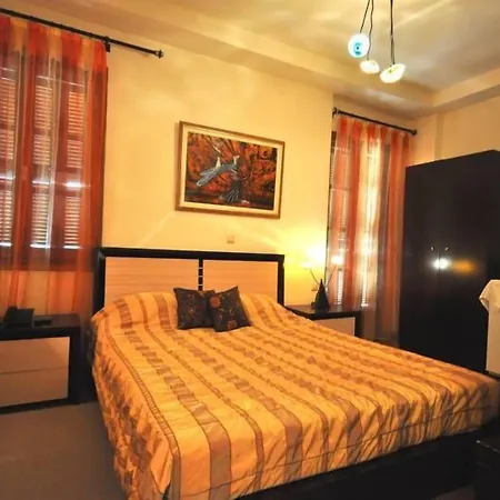 Nikolaos 3*