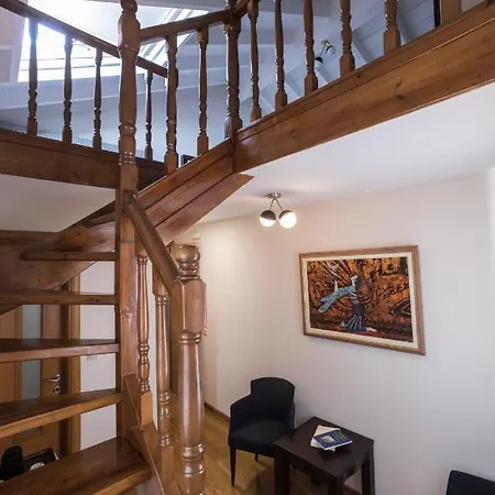 Konukevi Pension Nikolaos 3*