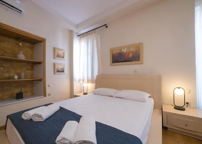 Nikolaos 3*